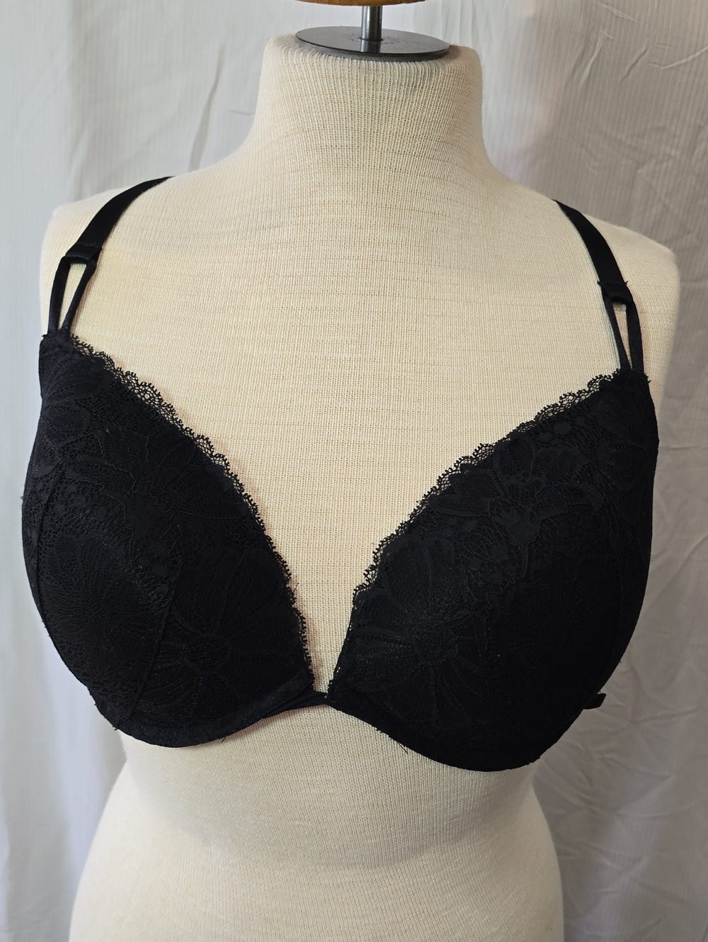 Victoria Secret Classic Black Lace Push-Up Bra - Women's Intimates